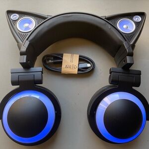 Brookstone Cat Wireless Headphones